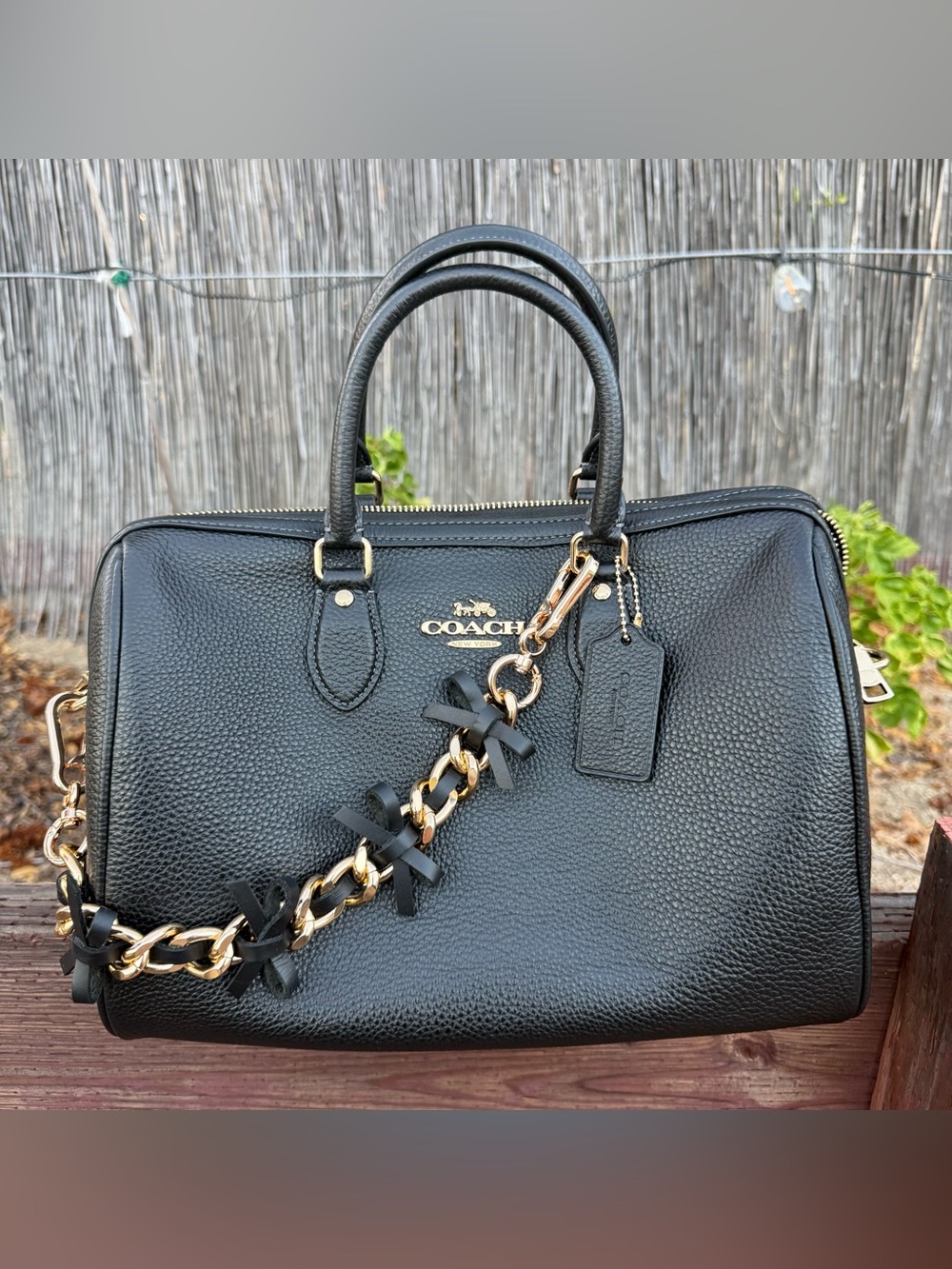 Novelty Strap| Bag Strap| Chunky Gold & Leather Bows Chain Link| Heart Shaped